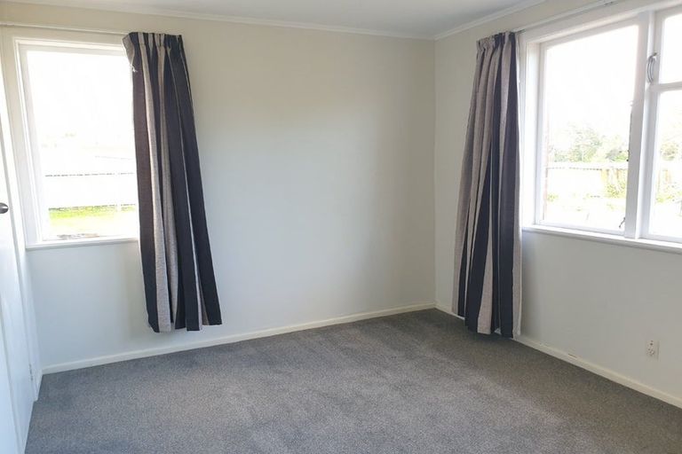 Photo of property in 3 Bellona Place, Cannons Creek, Porirua, 5024