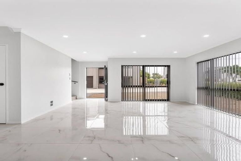Photo of property in 147c Bucklands Beach Road, Bucklands Beach, Auckland, 2012