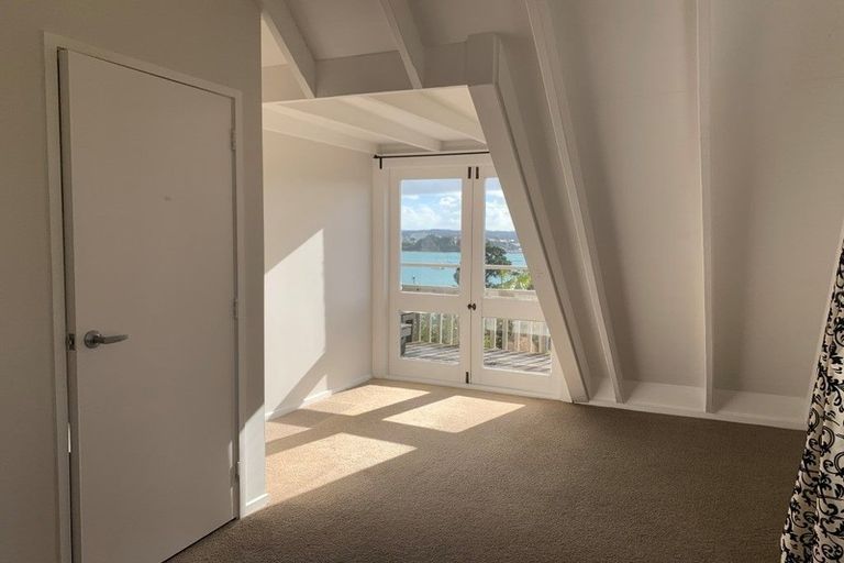 Photo of property in 40 Oruamo Place, Beach Haven, Auckland, 0626