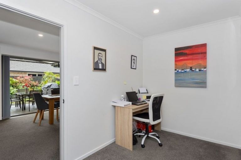 Photo of property in 30 Rainey Crescent, Papamoa Beach, Papamoa, 3118