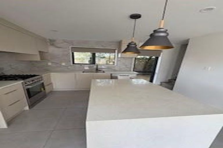 Photo of property in 7d Tairere Crescent, Rosehill, Papakura, 2113