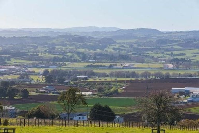 Photo of property in 27 Piripono Crescent, Pukekohe, 2120