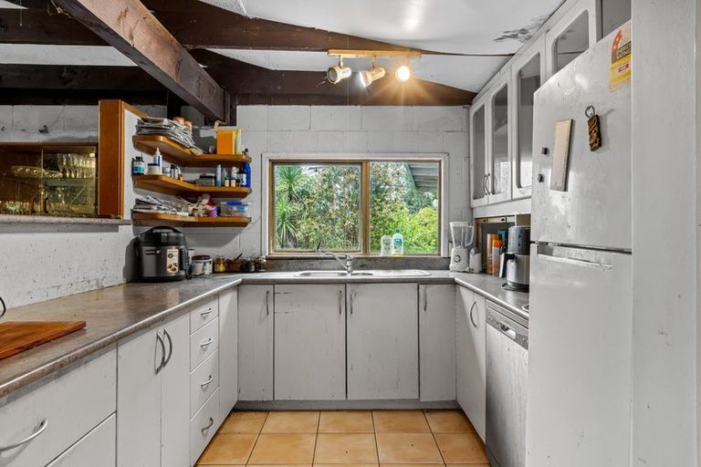 Photo of property in 19 Tainui Road, Titirangi, Auckland, 0604