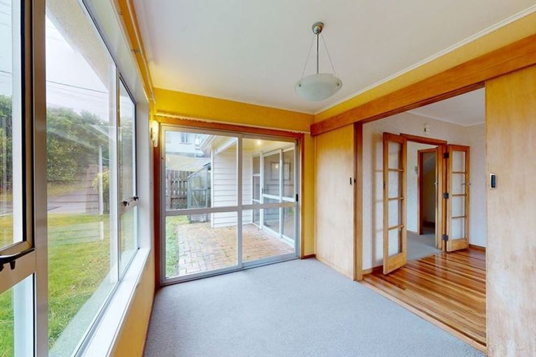 Photo of property in 3 Dunmail Way, Newlands, Wellington, 6037