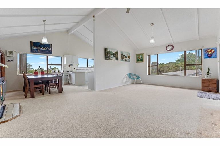 Photo of property in 1/33 Sapphire Place, Bayview, Auckland, 0629