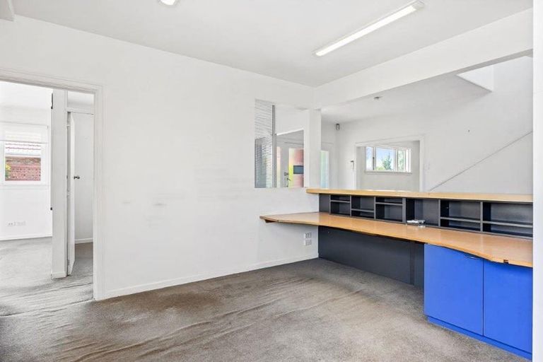 Photo of property in 332 Blenheim Road, Upper Riccarton, Christchurch, 8041