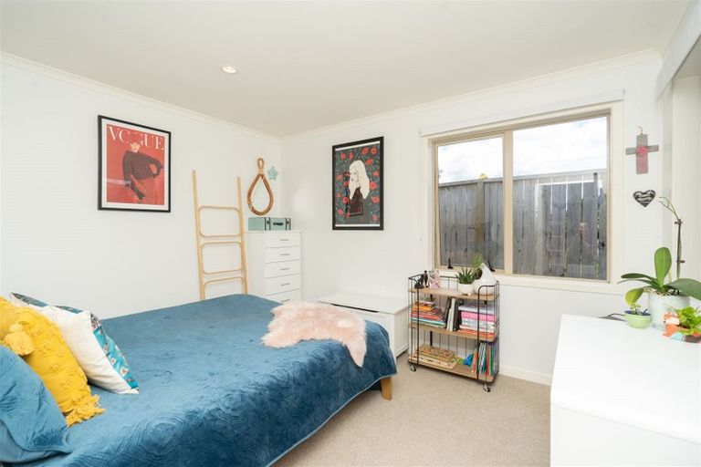 Photo of property in 15 Sovereign Isle Lane, Rototuna, Hamilton, 3210