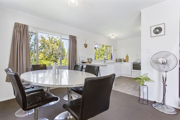 Photo of property in 30 Forest Hill Road, Henderson, Auckland, 0612