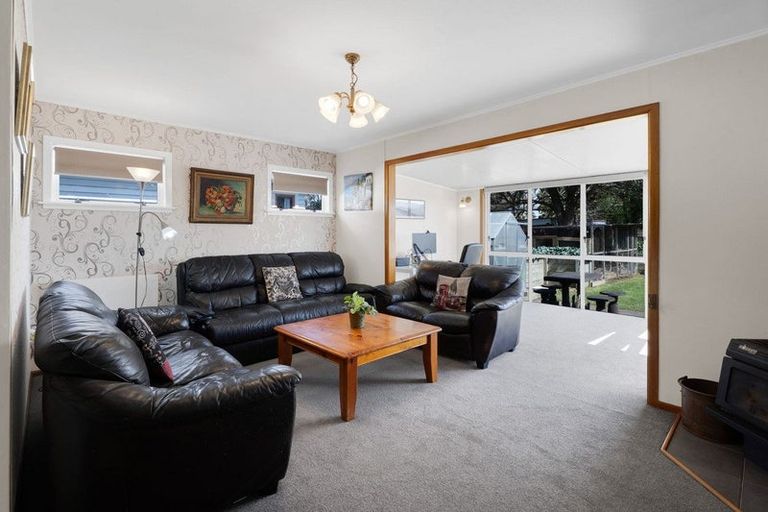 Photo of property in 12 Miro Street, Merrilands, New Plymouth, 4312