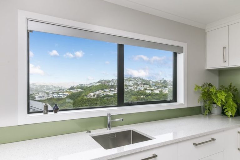 Photo of property in 9b Epic Way, Newlands, Wellington, 6037