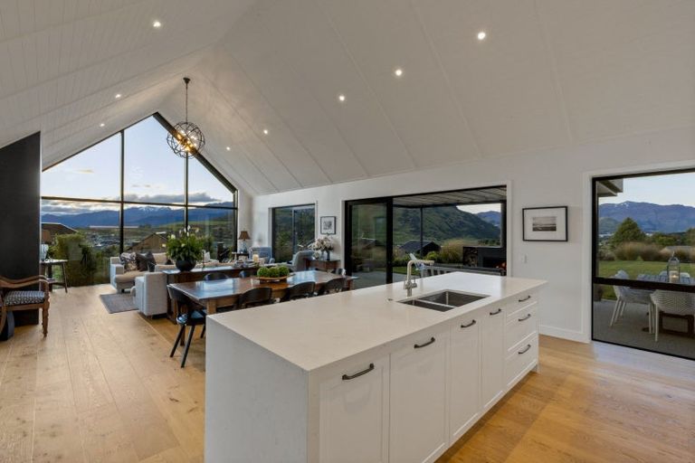 Photo of property in 1 Chimney Lane, Jacks Point, Queenstown, 9371