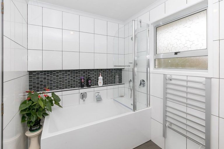 Photo of property in 21 Brookbank Place, Glenview, Hamilton, 3206
