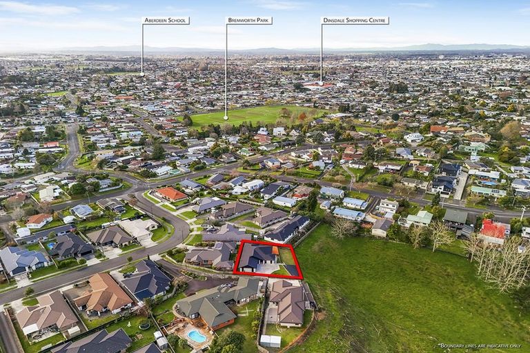 Photo of property in 15 Carlingford Rise, Dinsdale, Hamilton, 3204