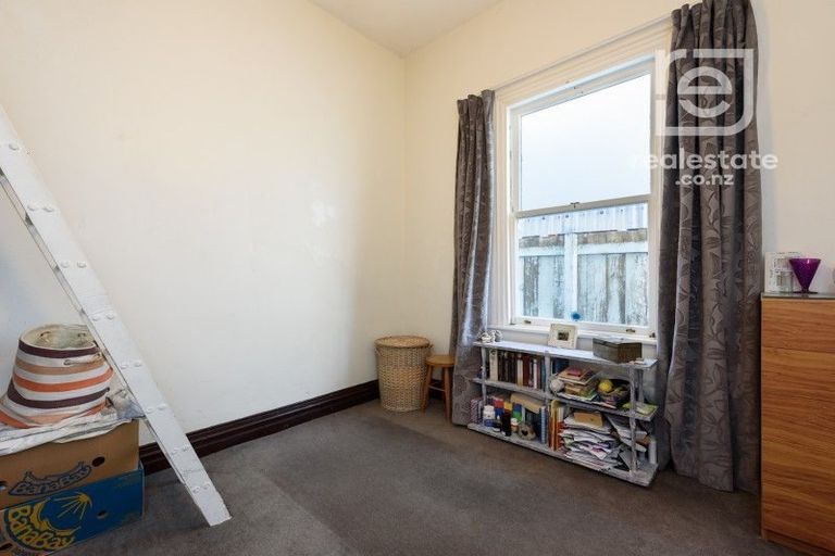 Photo of property in 182 Tasman Street, Mount Cook, Wellington, 6021