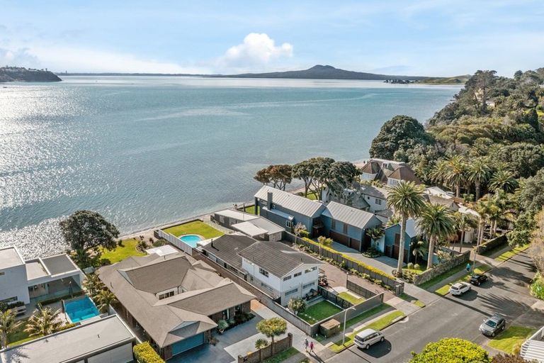 Photo of property in 6 Musick Point Road, Bucklands Beach, Auckland, 2012
