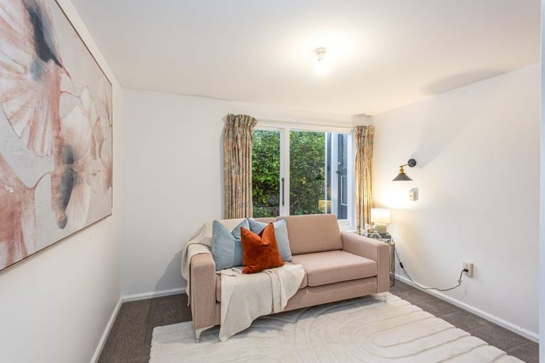 Photo of property in 320b Avonhead Road, Avonhead, Christchurch, 8042