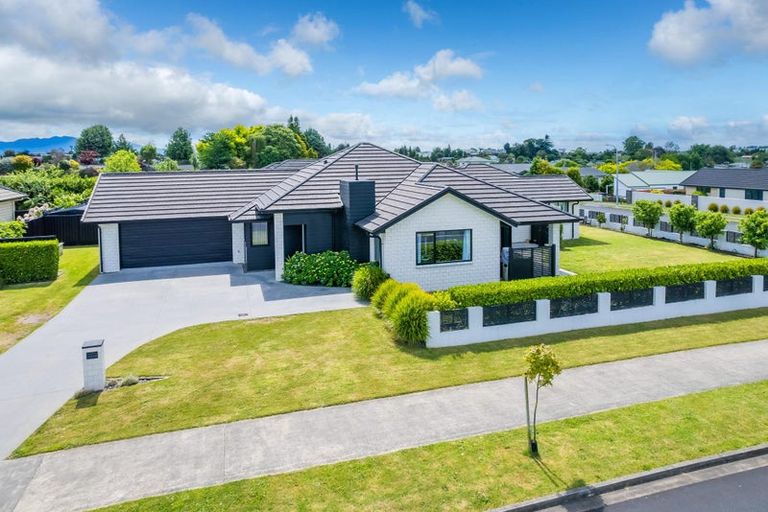 Photo of property in 2 Oak Ridge Drive, Te Awamutu, 3800