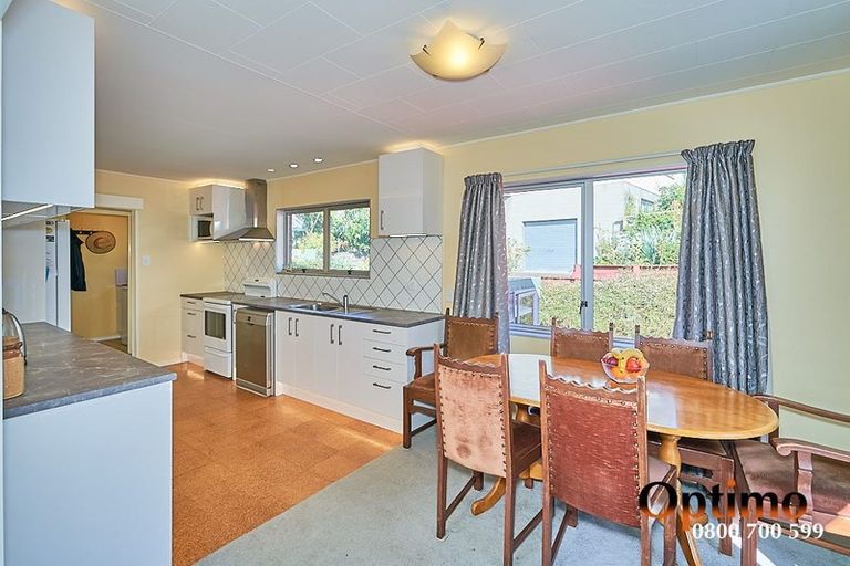 Photo of property in 16 Dalzien Place, Feilding, 4702