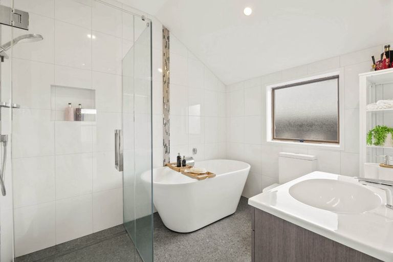 Photo of property in 41a Vivian Wilson Drive, Eastern Beach, Auckland, 2012