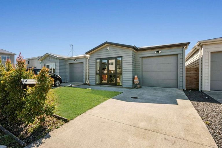 Photo of property in 4 Tribute Loop, Takanini, 2112
