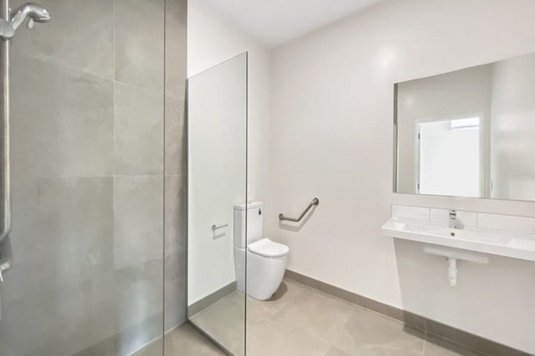 Photo of property in 5 Whakarato Way, Takanini, 2112