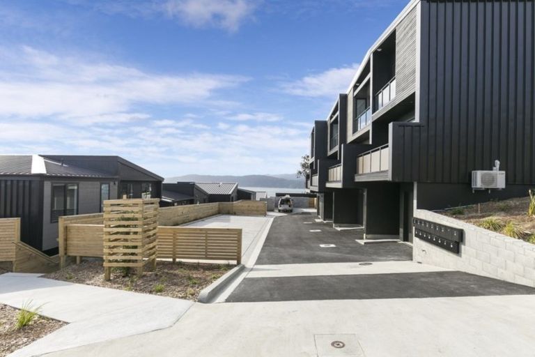 Photo of property in 12/80u Seatoun Heights Road, Seatoun, Wellington, 6022