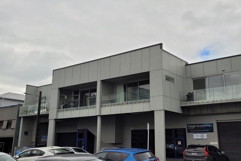Photo of property in 25u5 Home Street, Mount Victoria, Wellington, 6011