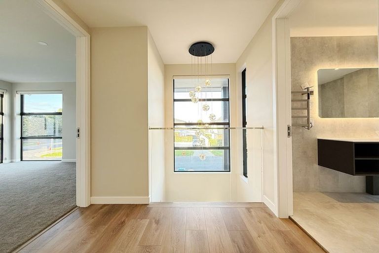 Photo of property in 30b Selwyn Road, Cockle Bay, Auckland, 2014