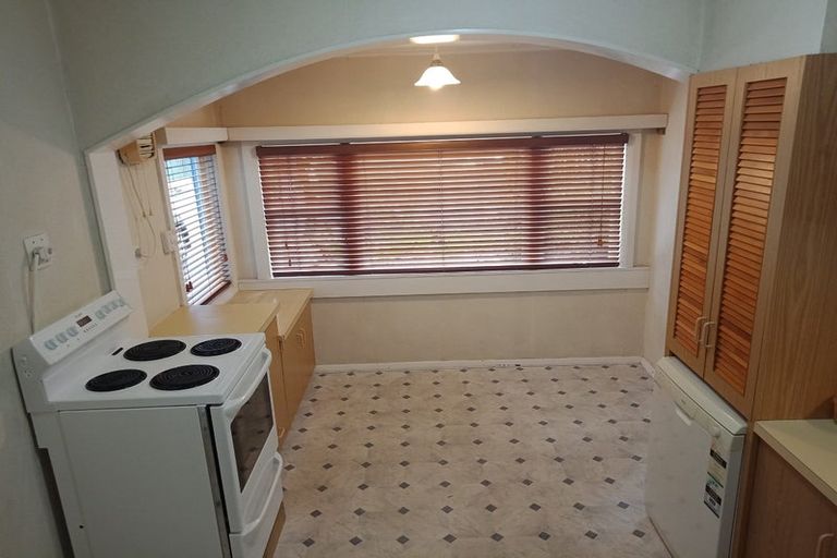 Photo of property in 18 Selwyn Road, Hospital Hill, Napier, 4110