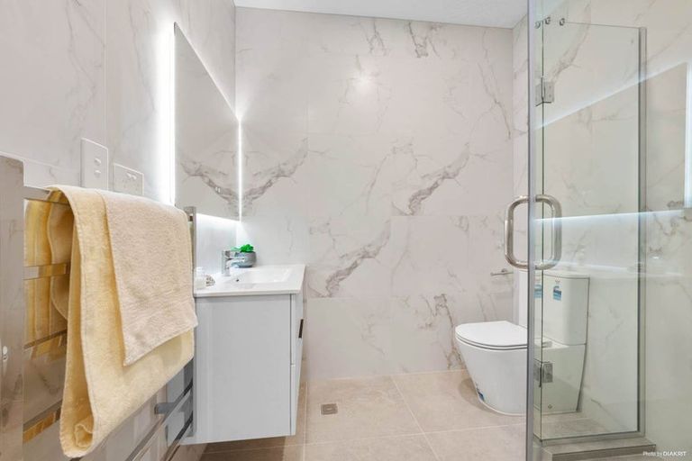 Photo of property in 5/31 Hill Crescent, New Lynn, Auckland, 0600