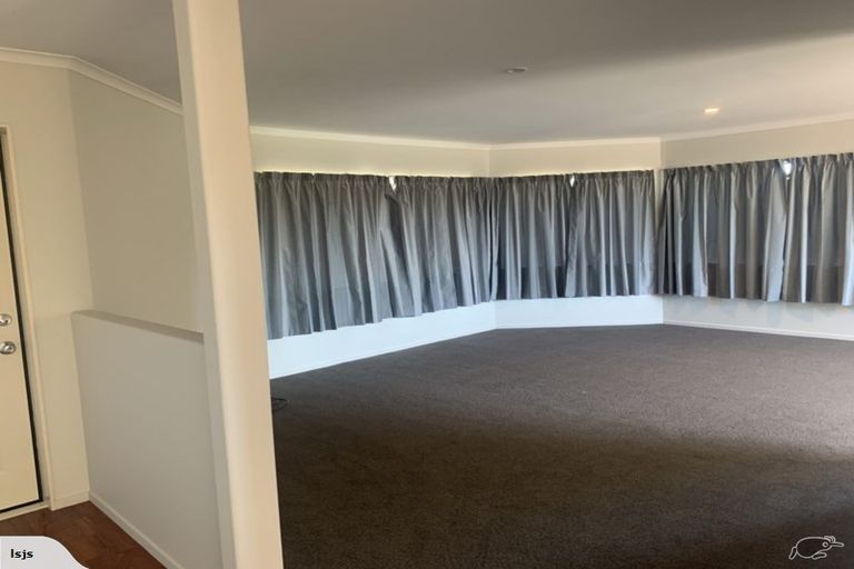 Photo of property in 6 Peel Close, Rolleston, 7614