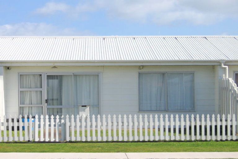 Photo of property in 4/4 Taupo Avenue, Mount Maunganui, 3116