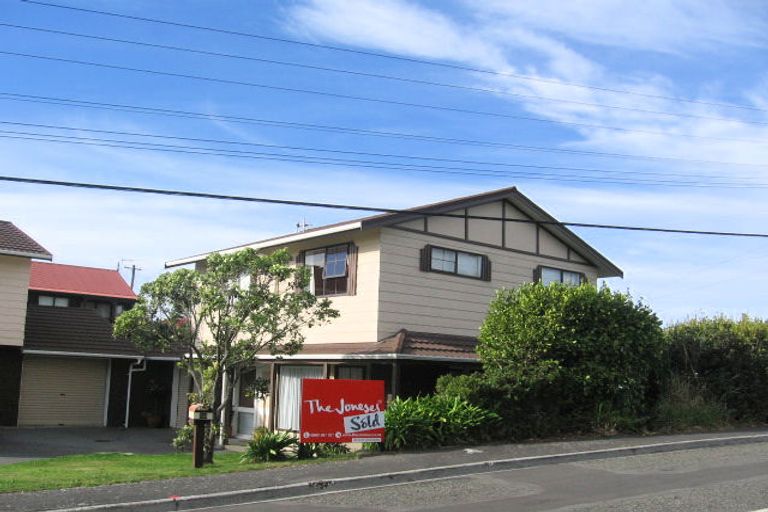 Photo of property in 53f2 Clifford Road, Johnsonville, Wellington, 6037