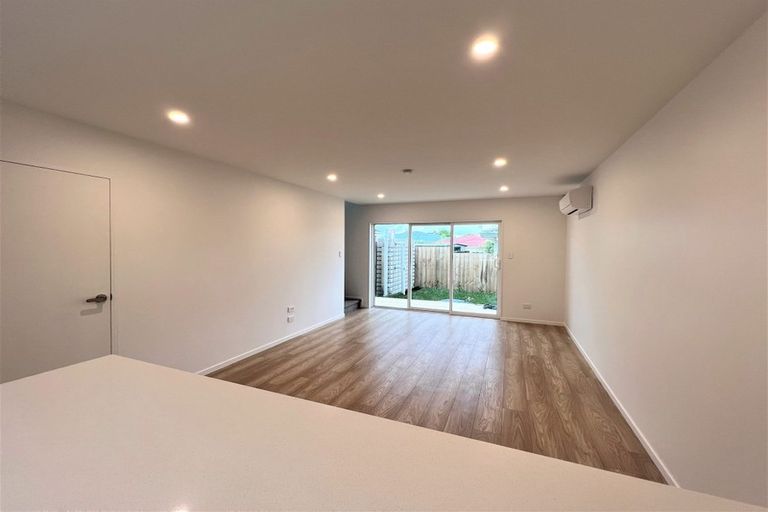 Photo of property in 114 Astley Avenue, New Lynn, Auckland, 0600