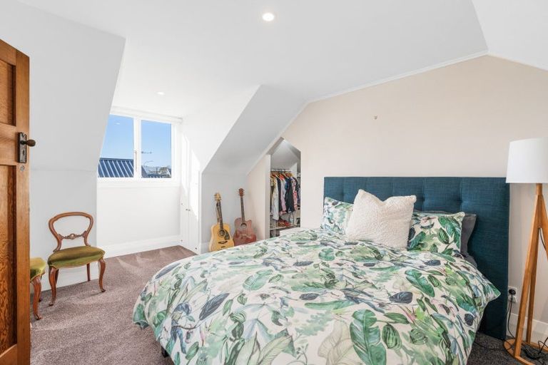 Photo of property in 180 Victoria Road, Saint Clair, Dunedin, 9012