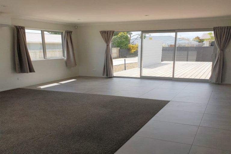 Photo of property in 9 Sandspit Road, Waiuku, 2123