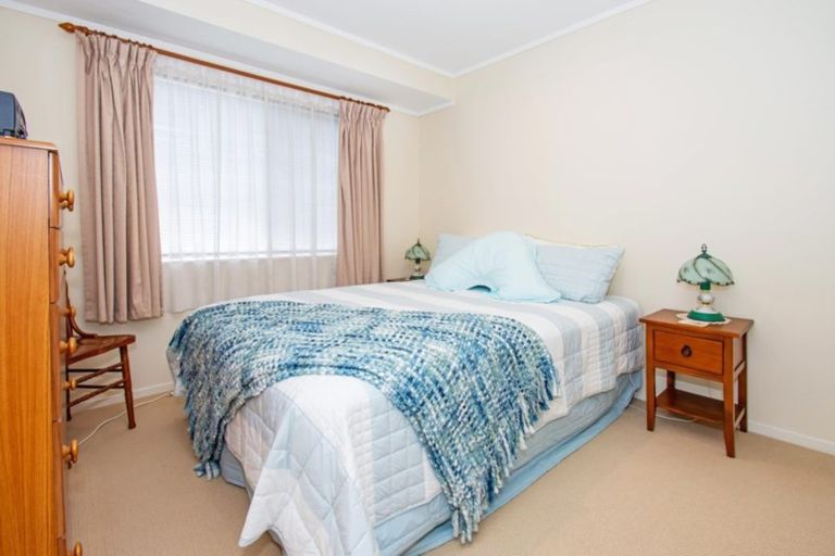 Photo of property in 25f Youngs Road, Papakura, 2110