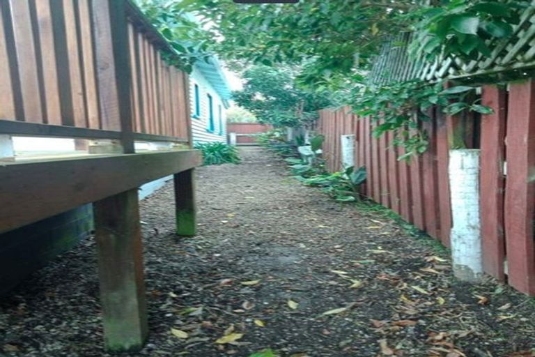 Photo of property in 18 Selwyn Road, Hospital Hill, Napier, 4110