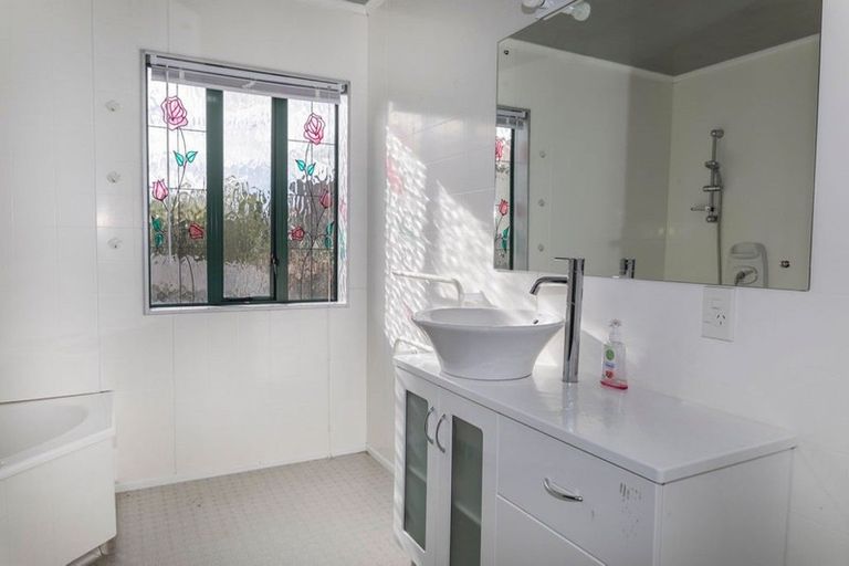 Photo of property in 11 Maclaurin Street, Dannevirke, 4930