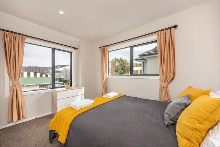 Photo of property in 10 Frankmoore Avenue, Johnsonville, Wellington, 6037