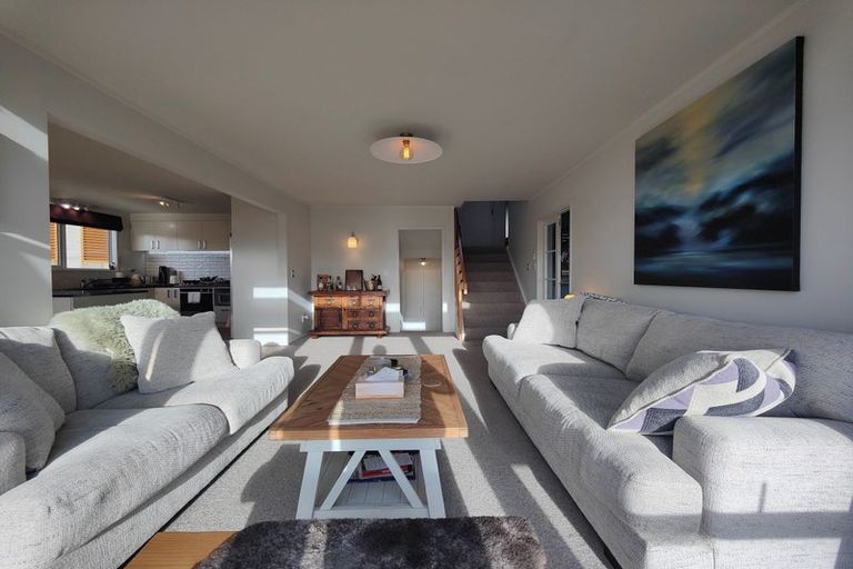 Photo of property in 8 Selkirk Way, Karori, Wellington, 6012