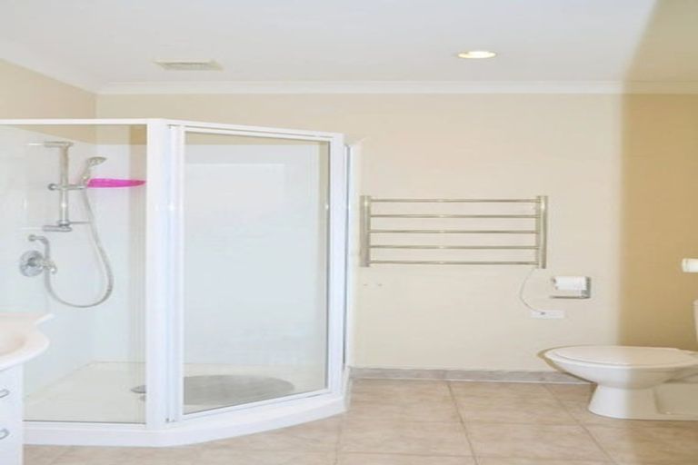 Photo of property in 2/341 Pakuranga Road, Pakuranga Heights, Auckland, 2010