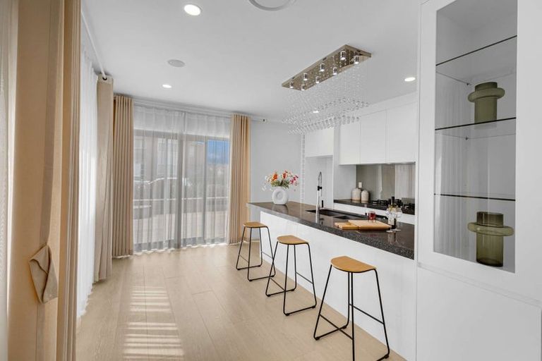 Photo of property in 62 Donegal Park Drive, Flat Bush, Auckland, 2019