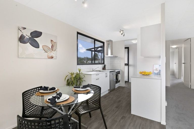 Photo of property in 1/235 Glengarry Road, Glen Eden, Auckland, 0602