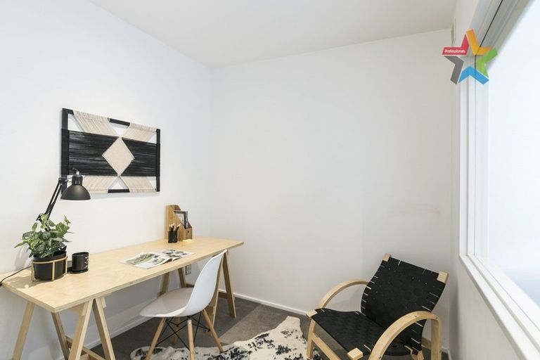 Photo of property in 44 Saddleback Grove, Karori, Wellington, 6012