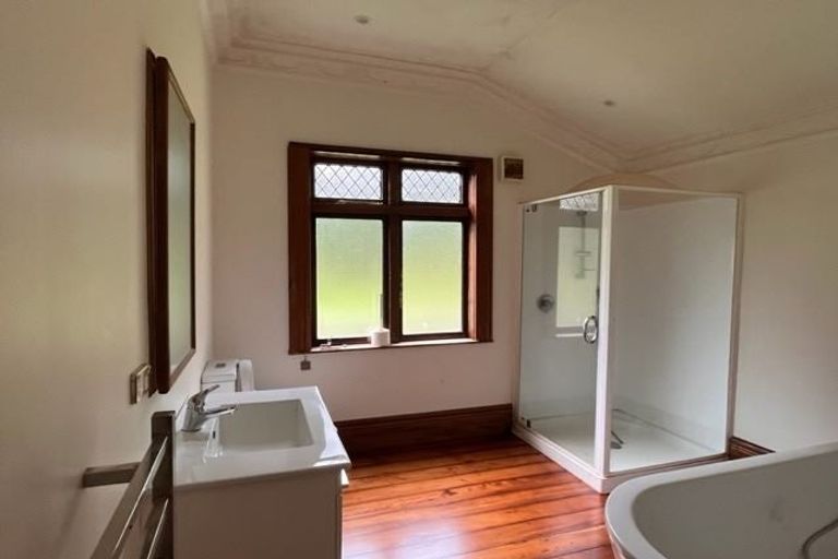 Photo of property in 140a Upper Fitzherbert Road, Wainuiomata, Lower Hutt, 5373