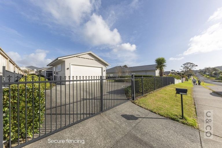 Photo of property in 42 Maude Street, Riverhead, 0820