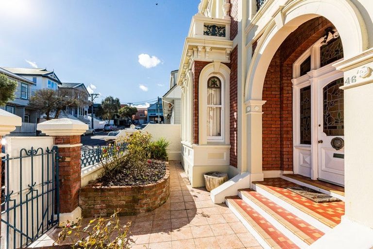 Photo of property in 46 Roxburgh Street, Mount Victoria, Wellington, 6011