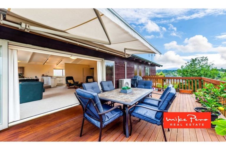 Photo of property in 7 Pokapu Street, Titirangi, Auckland, 0600