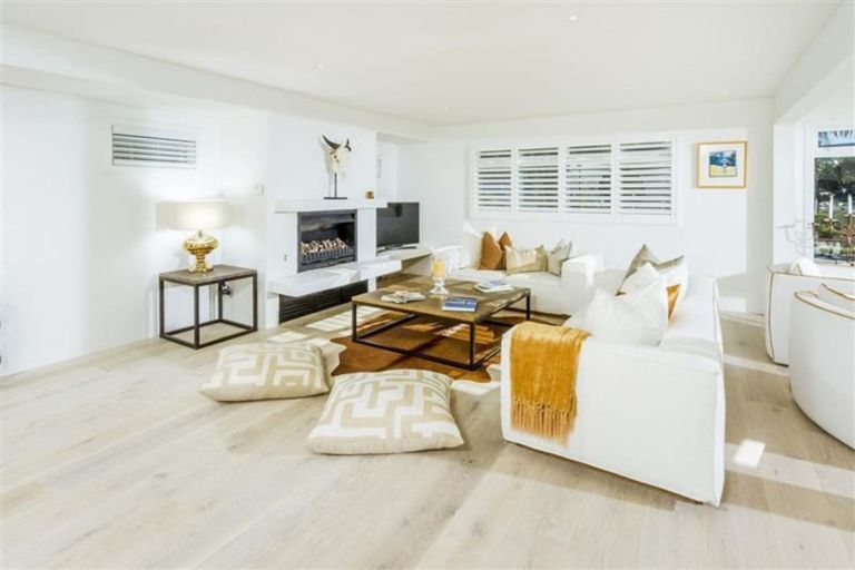 Photo of property in 15 The Strand, Takapuna, Auckland, 0622